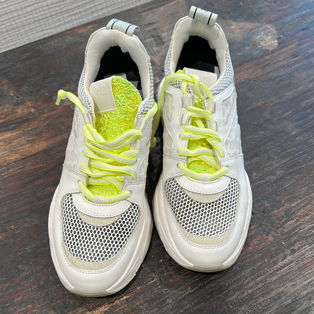 P448 lime sneaker
